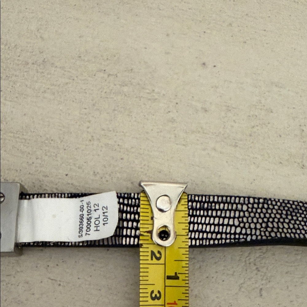 Slim Reversible Textured Belt - Picture 6 of 9